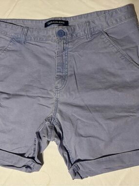 Calvin Klein Jeans Men's Pale Blue Flat-Front Shorts